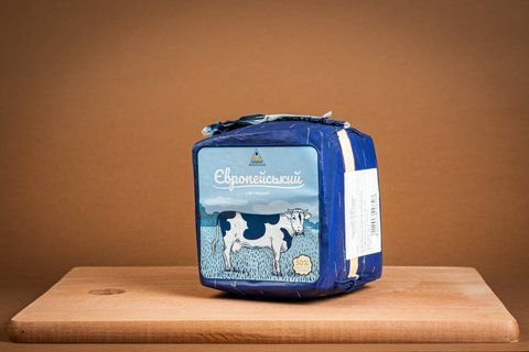 Твердий сир "Європейський" 50% жиру брус 705 фото